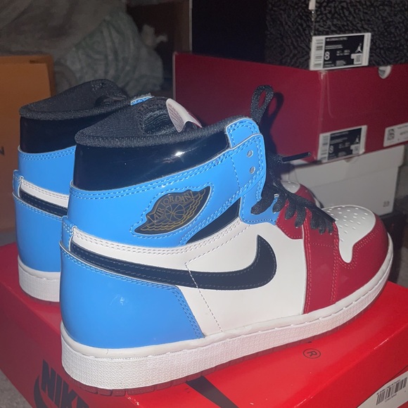 Nike Air Jordan 1 High - Picture 2 of 10